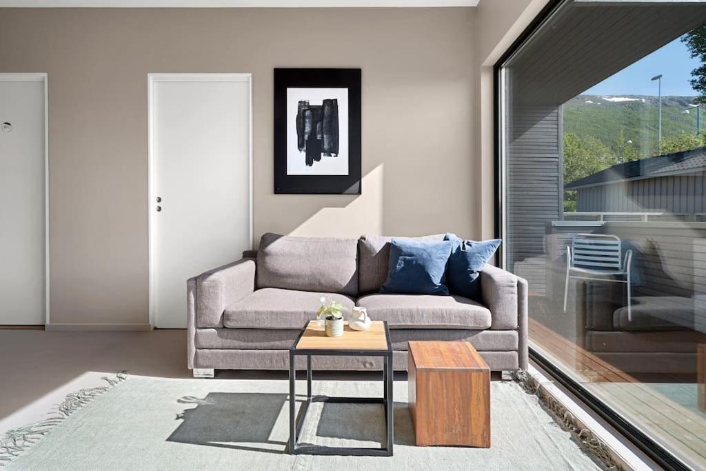 Seaview Studio W/Terrace&Parking Тромсё Экстерьер фото